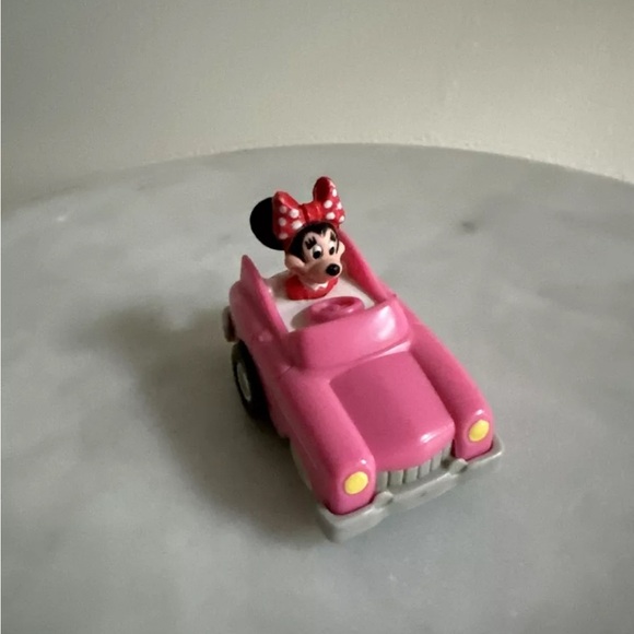 Disney Vintage Mini Figurines Minnie Mouse Pink Car 2" - Picture 5 of 7